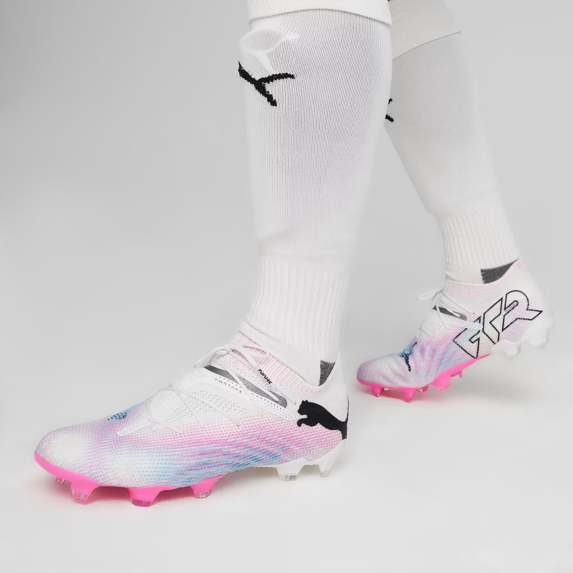 PUMA FUTURE 7 ULTIMATE Firm/Artificial-Ground Low-Top Soccer Cleats - PUMA White-PUMA Black-Poison Pink