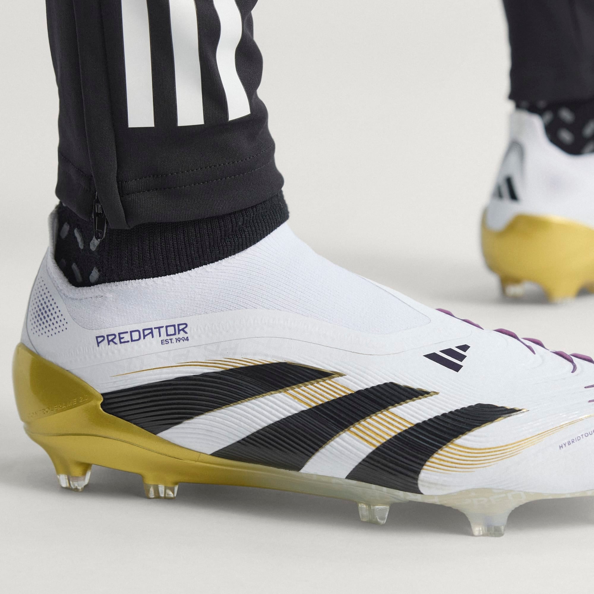 adidas Predator Elite Laceless FG Low-Top Soccer Cleats - Ftwr White / Core Black / Gold Met.