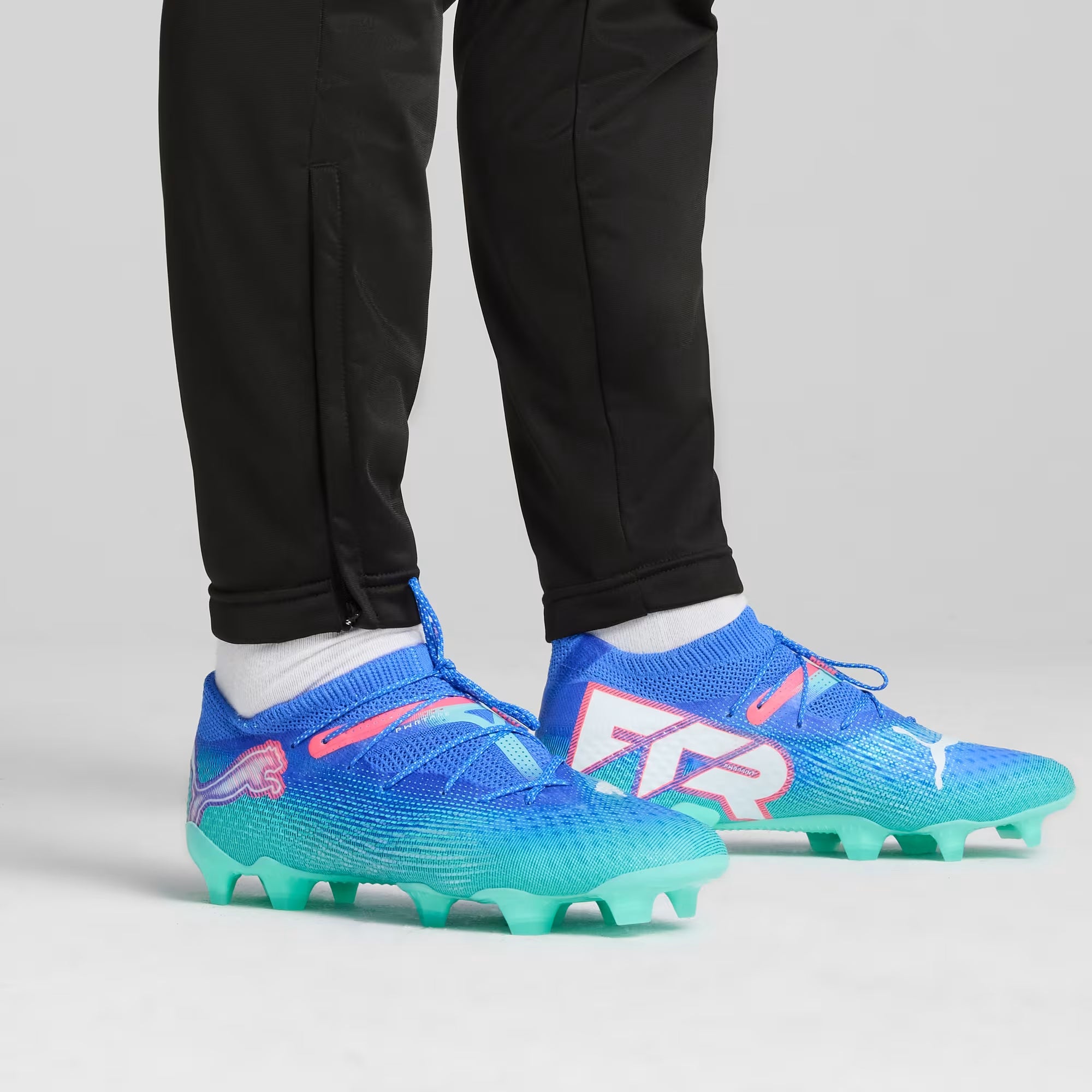 PUMA FUTURE 7 ULTIMATE Firm/Artificial-Ground Low-Top Soccer Cleats - Bluemazing-PUMA White-Electric Peppermint