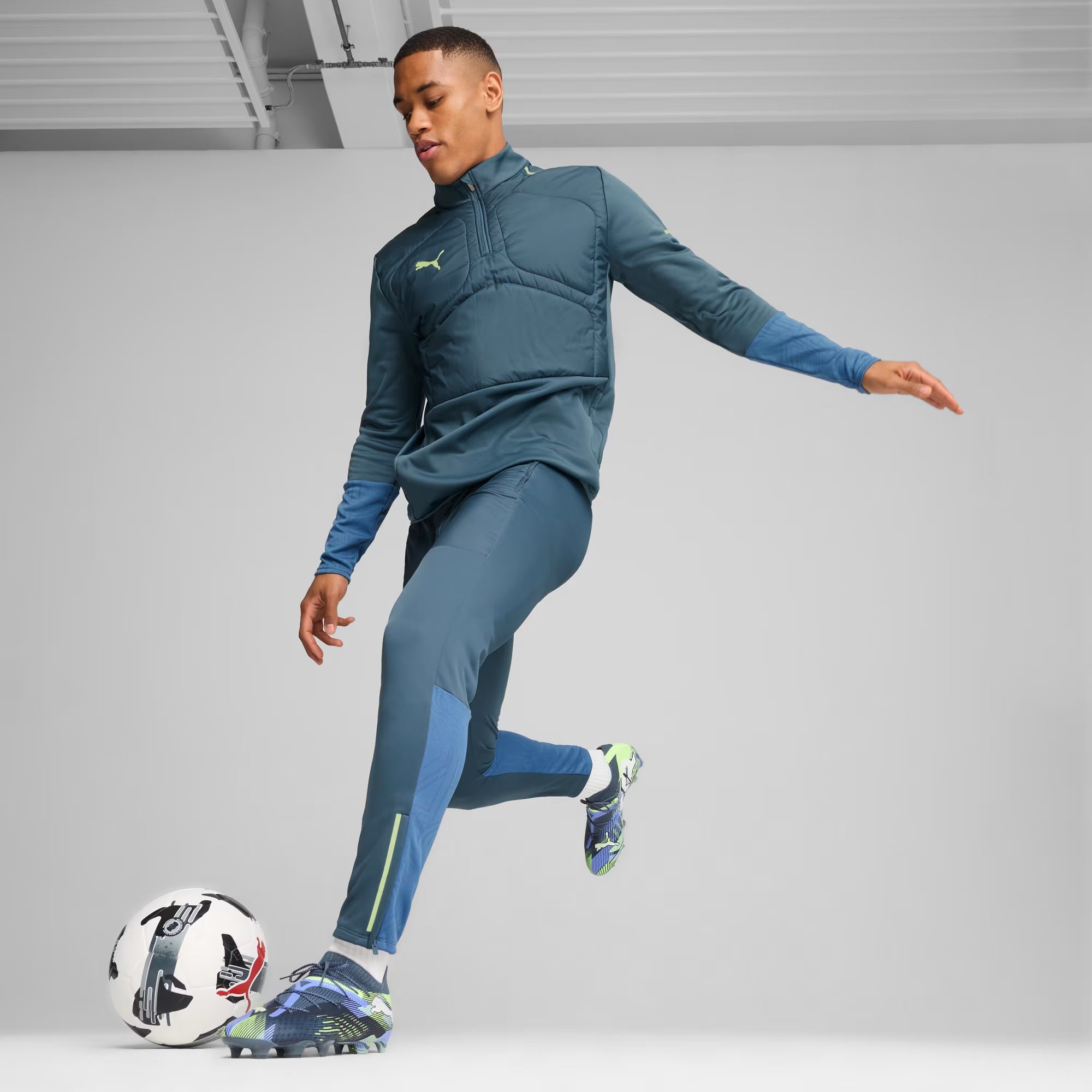 PUMA FUTURE 7 ULTIMATE Firm/Artificial-Ground Low-Top Soccer Cleats - Gray Skies-PUMA White-Fizzy Apple