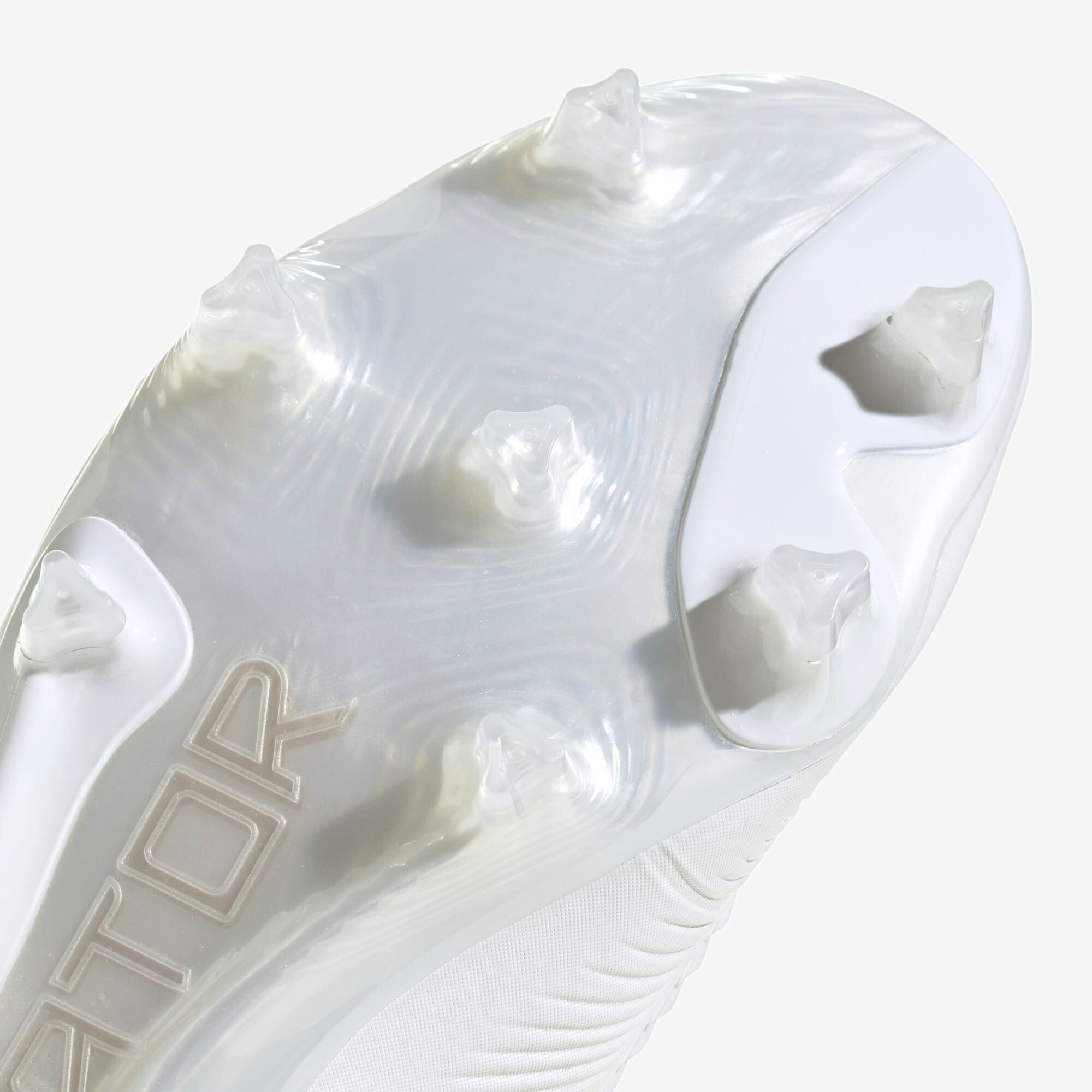 adidas Predator Elite FG Low-Top Soccer Cleats - Cloud White / Gold Metallic / Cloud White