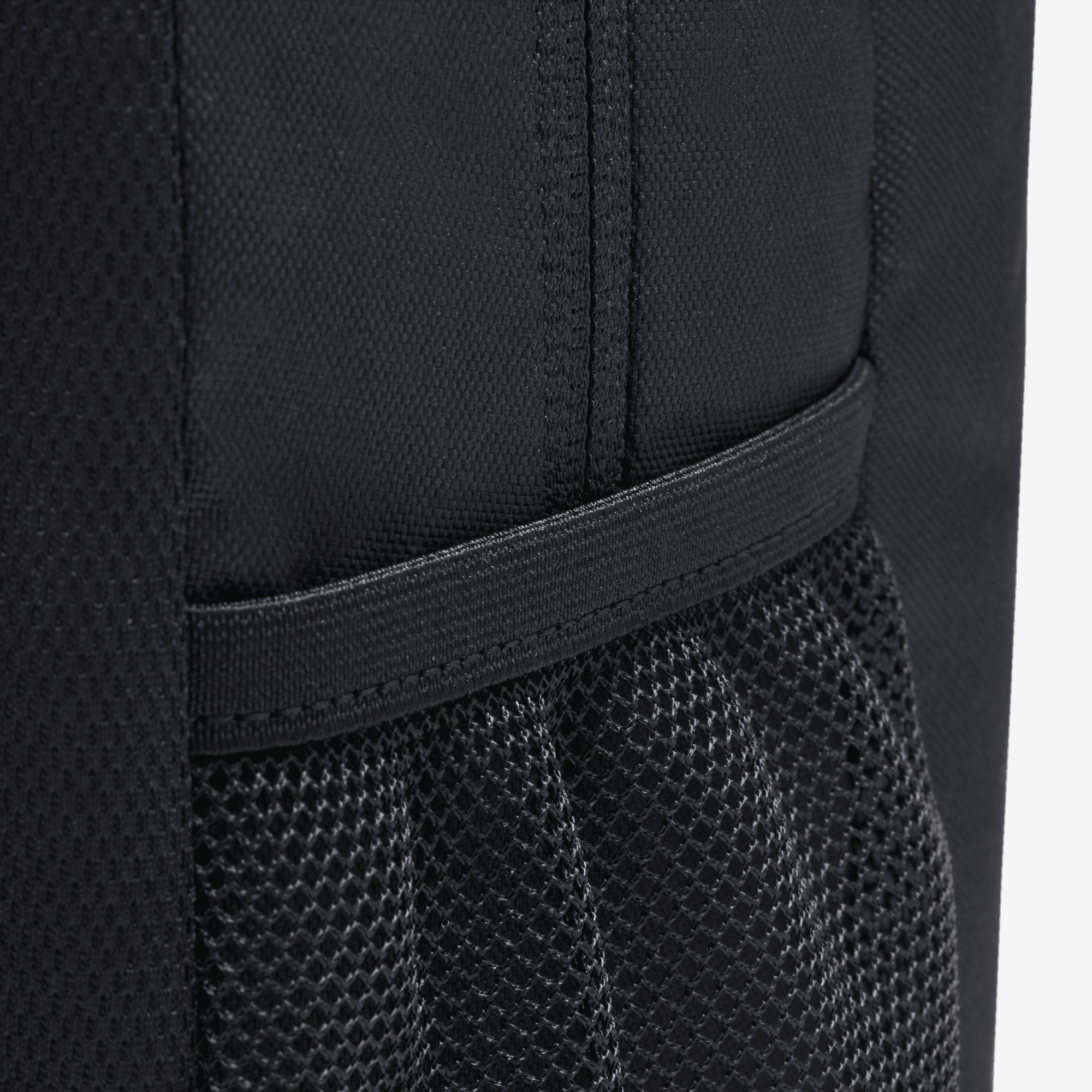 Nike Academy Team Kids' Soccer Backpack (22L) - Black/Black/White