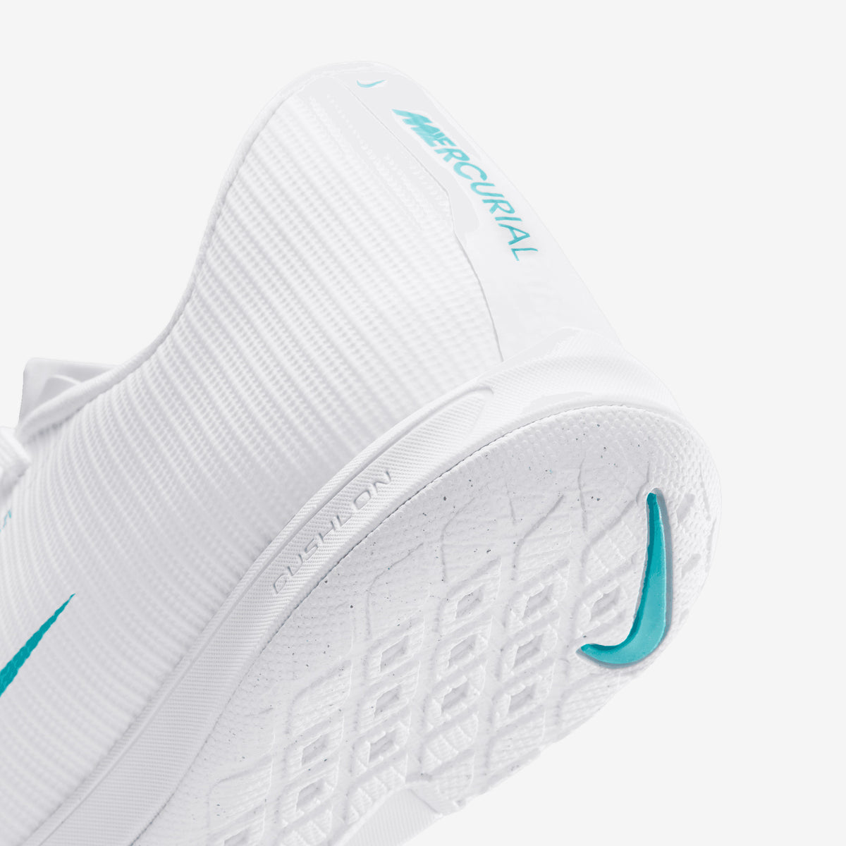 Nike Mercurial Vapor 17 Academy Indoor/Court Low-Top Soccer Shoes - White/Dusty Cactus