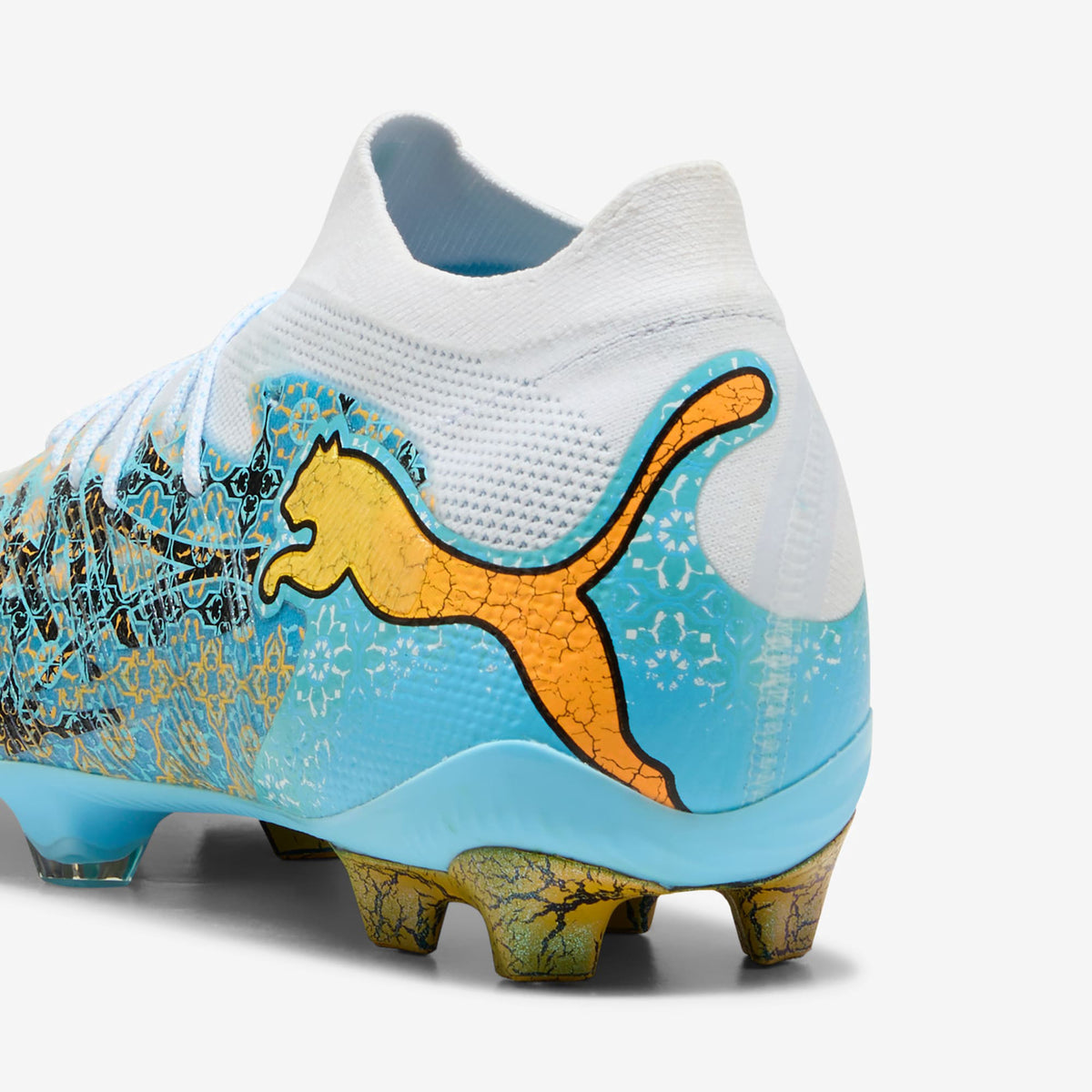 PUMA FUTURE 9 ULTIMATE PLAYMAKER Firm-Ground Low-Top Soccer Cleats - PUMA White-Vibrant Blue-Sun Stream-Light Aqua
