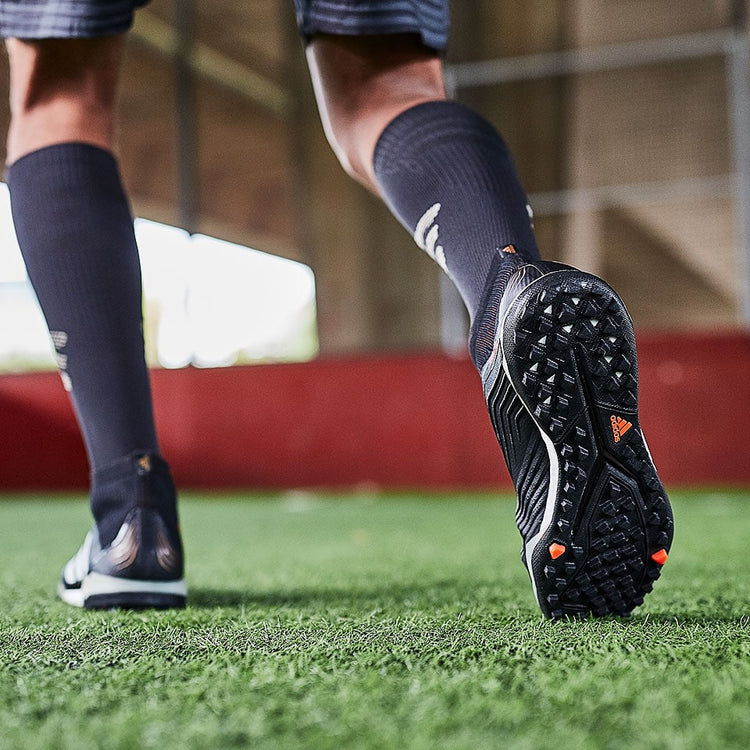 What Kinds Of Sports Shoes Work Best On Synthetic Turf?