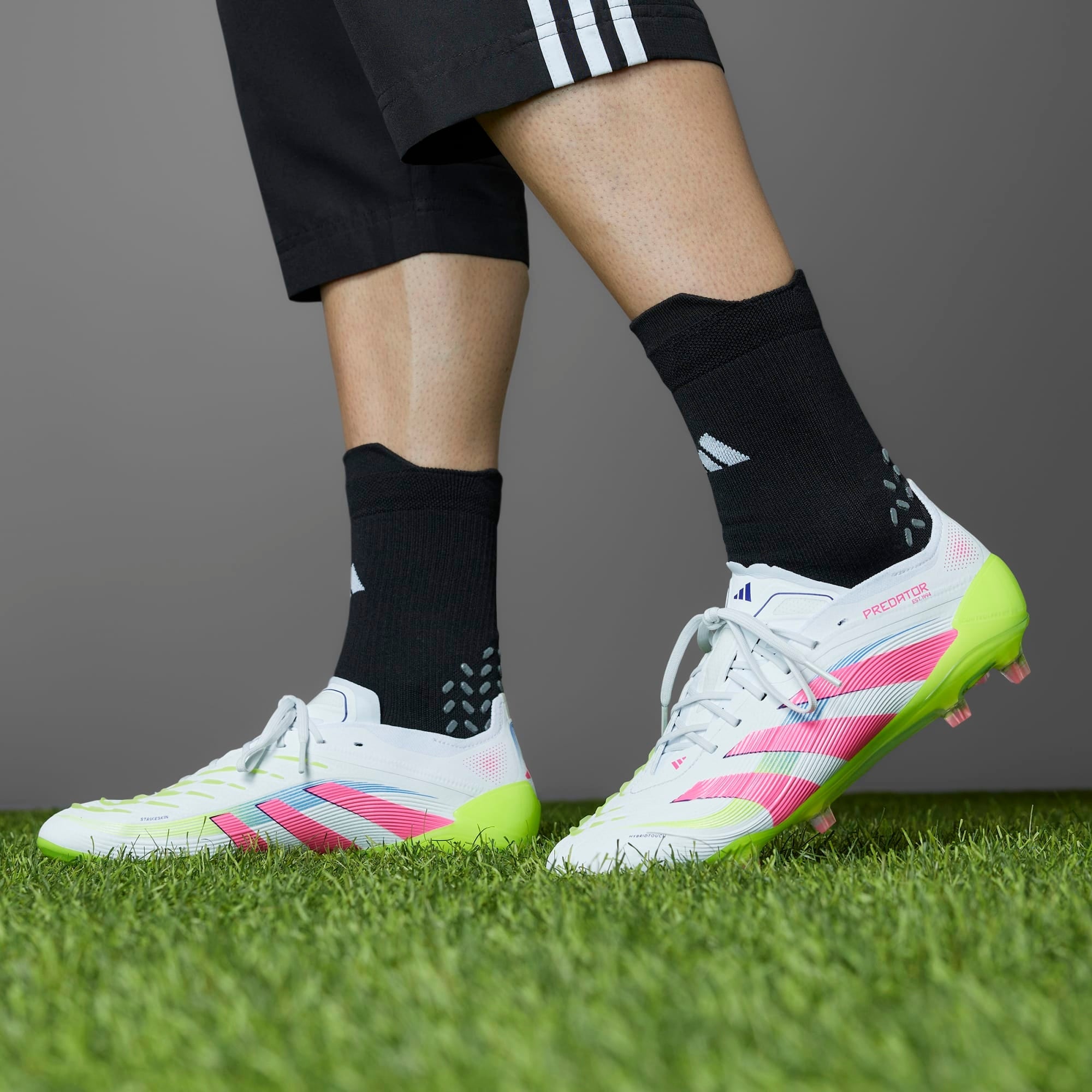 adidas Predator サッカーシューズ ホワイト/ピンク adidas Predator Elite Firm-Ground Low-Top Soccer Cleats - White