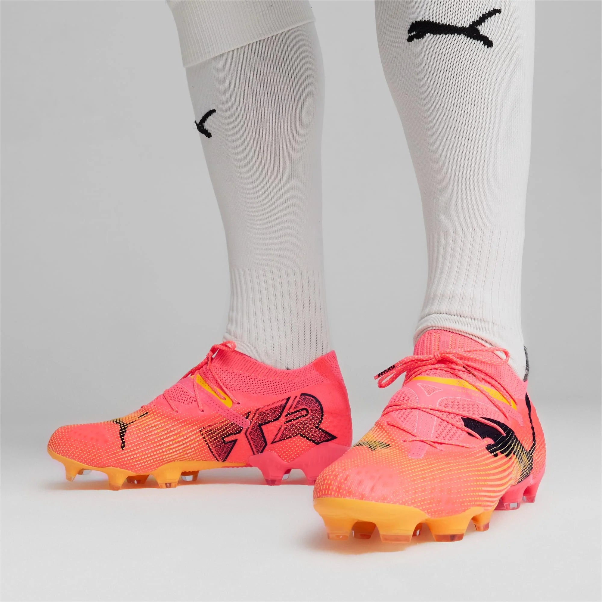 PUMA FUTURE 7 ULTIMATE Firm/Artificial-Ground Low-Top Soccer Cleats - PUMA Black-Sun Stream