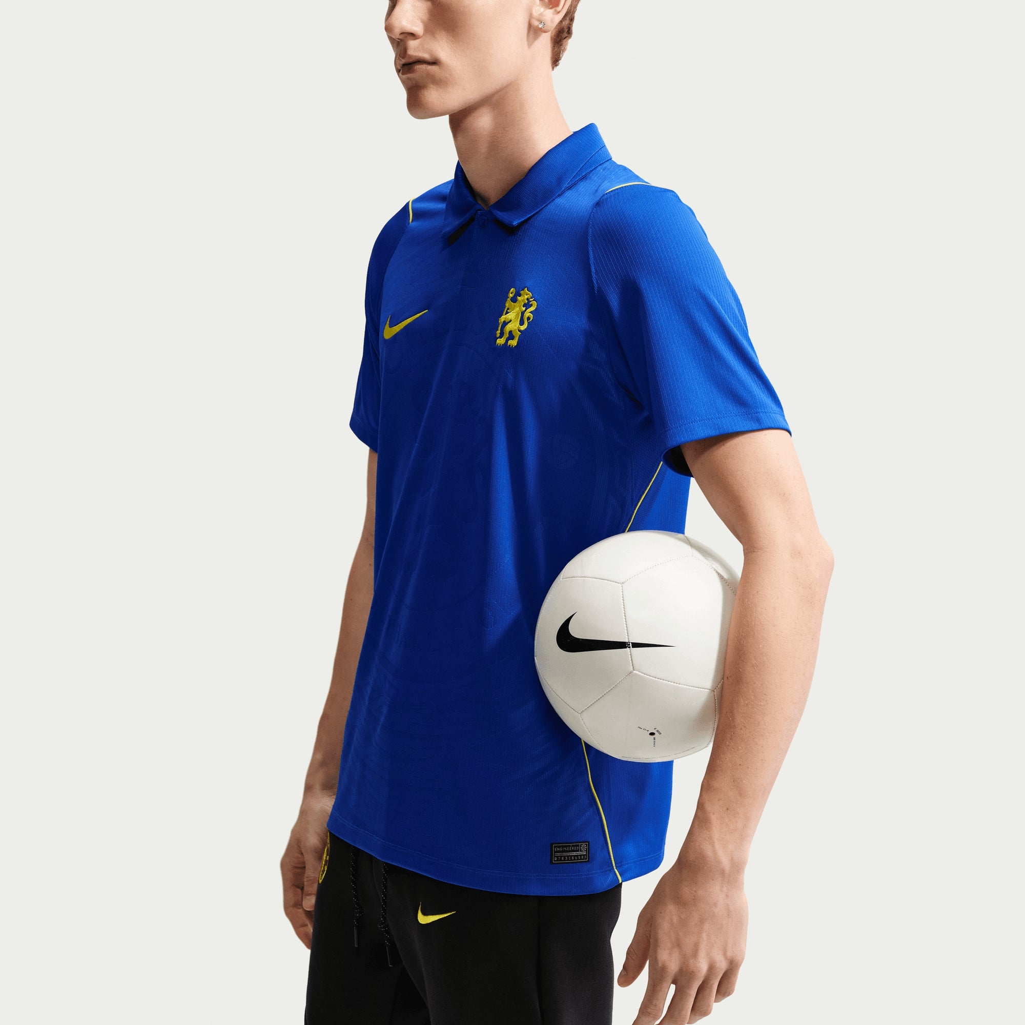 Nike Chelsea FC 2026/27 Stadium Home Men's Dri-FIT Soccer Repica Jersey - Bright Blue/Midwest Gold/Midwest Gold