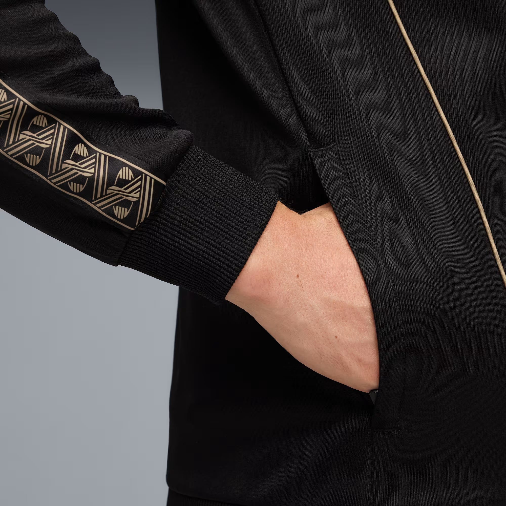 PUMA Portugal KING Anthem Special Edition Eusébio Men's Full-Zip Soccer Jacket - PUMA Black-PUMA Gold