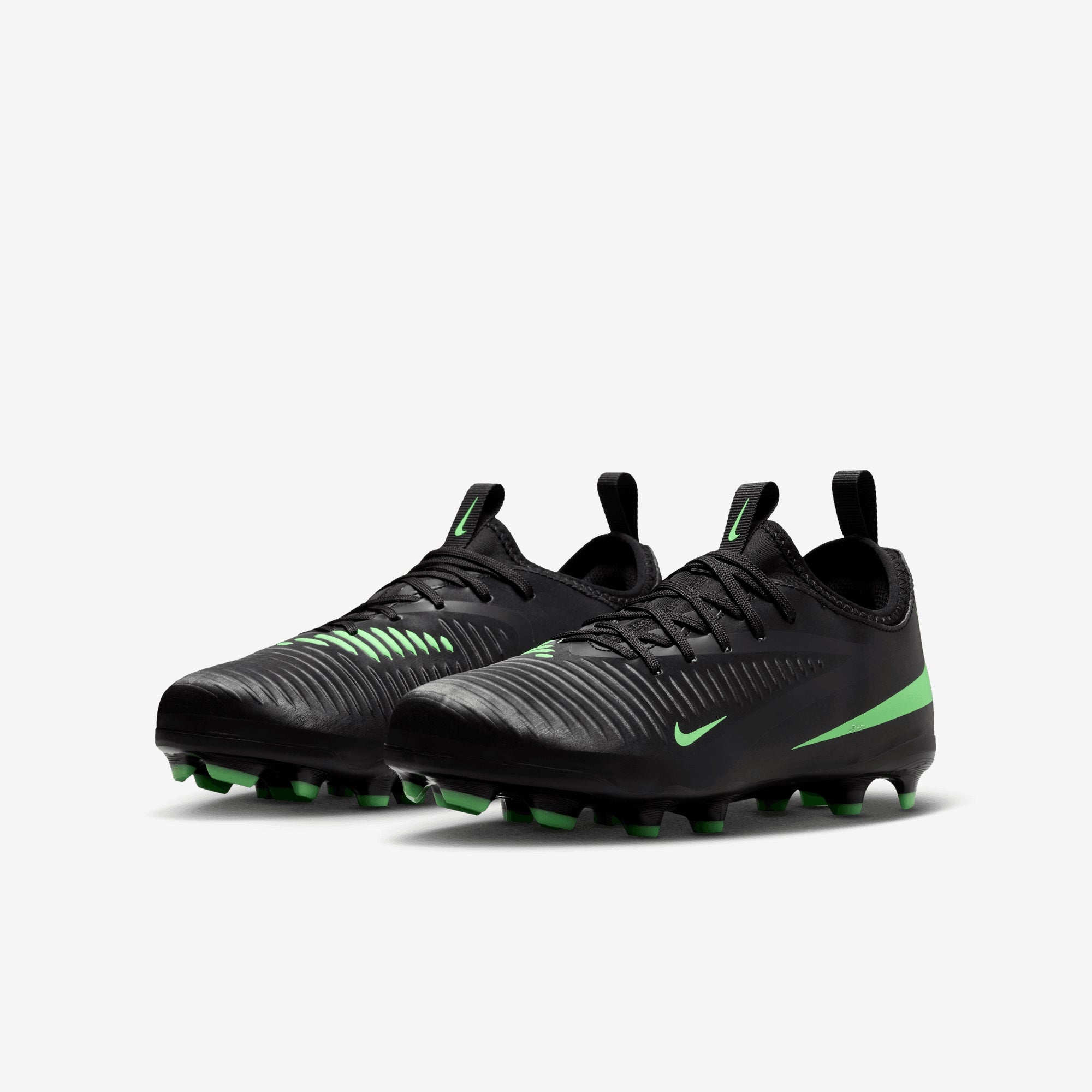 Nike Jr. Phantom 6 Low Academy Big Kids' Multi-Ground Soccer Cleats - Black/Illusion Green-Black