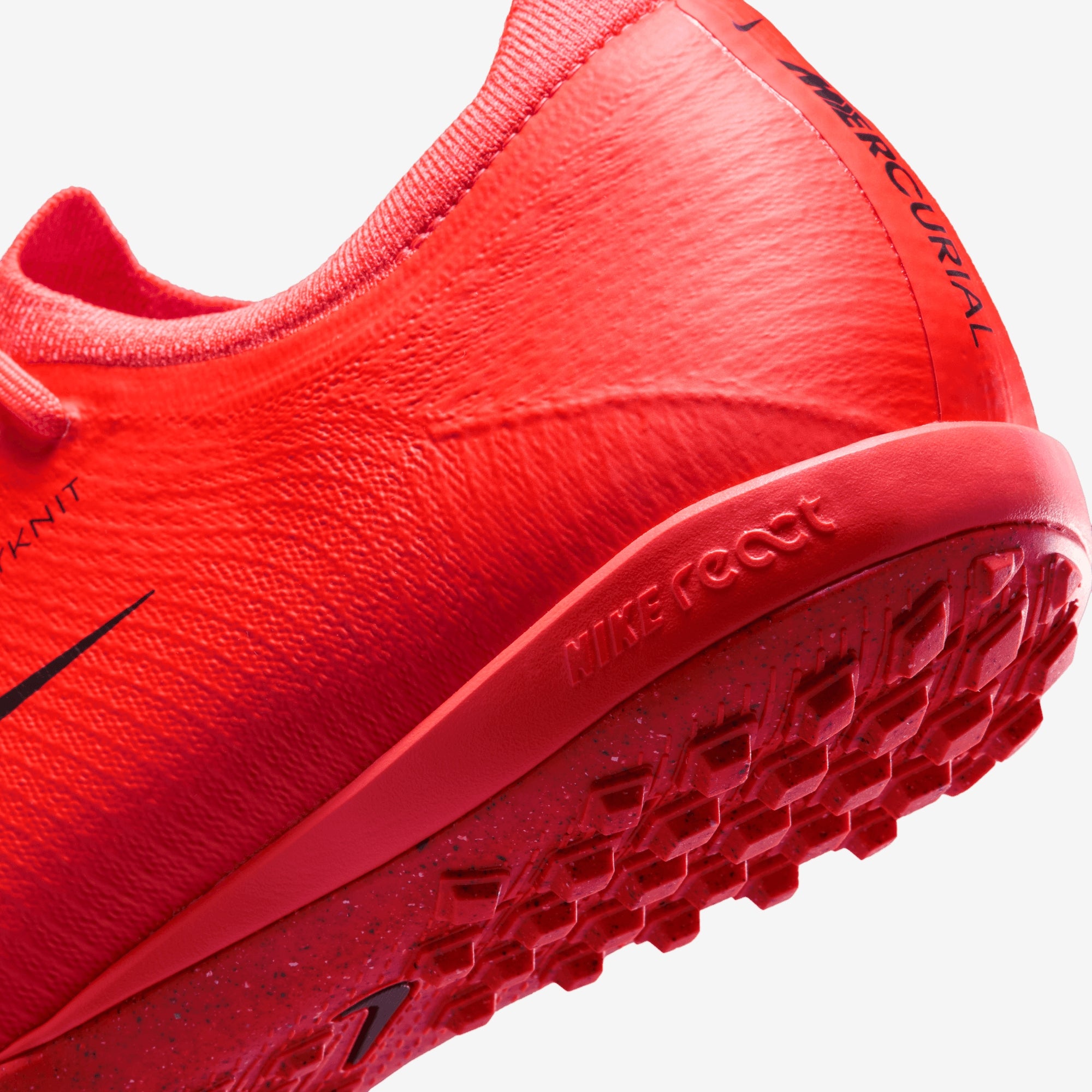 Nike Mercurial Vapor 17 Pro Turf Low-Top Soccer Shoes - Bright Crimson/Blur
