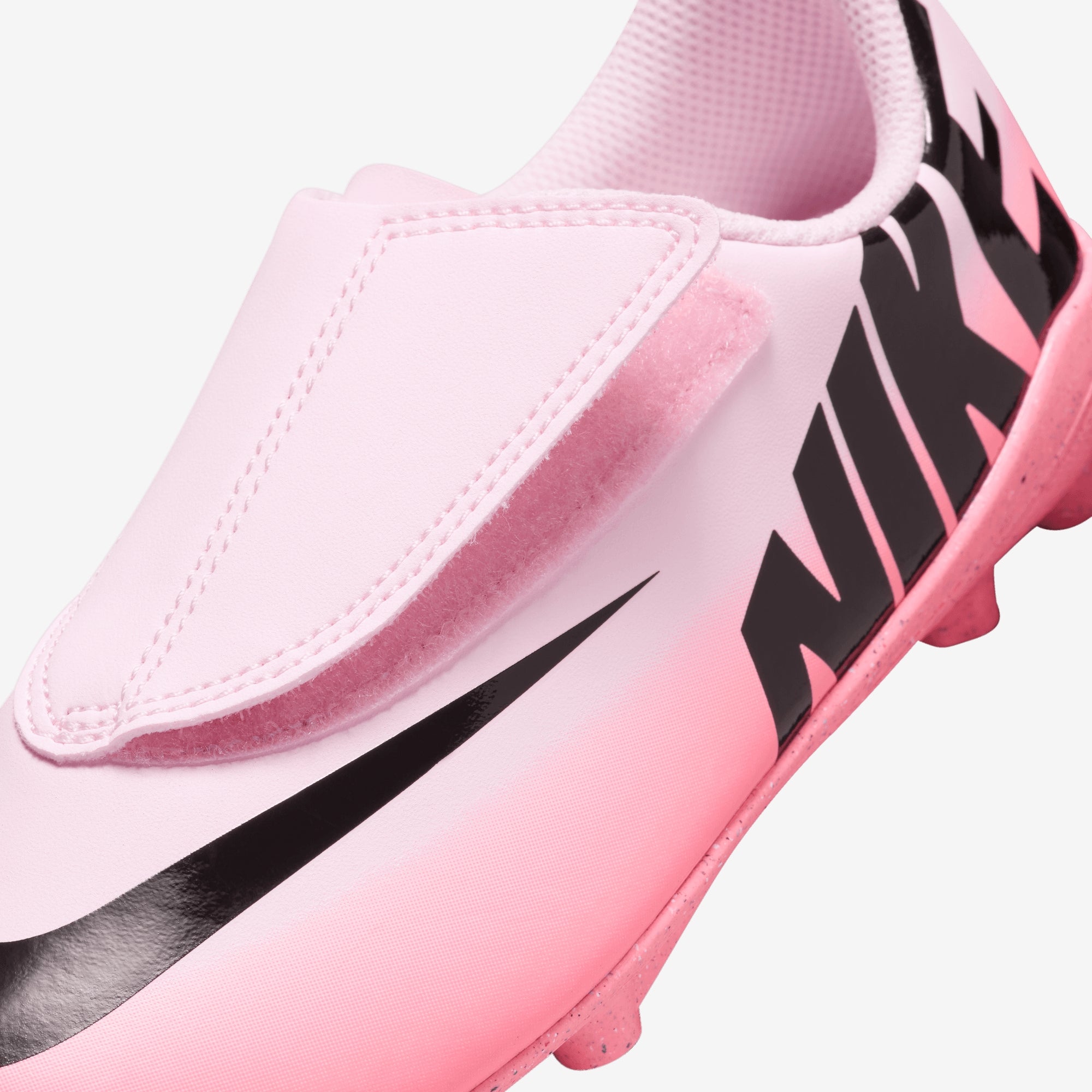 Nike Jr. Mercurial Vapor 15 Club Little Kids' Multi-Ground Low-Top Soccer Cleats - Pink Foam/Black