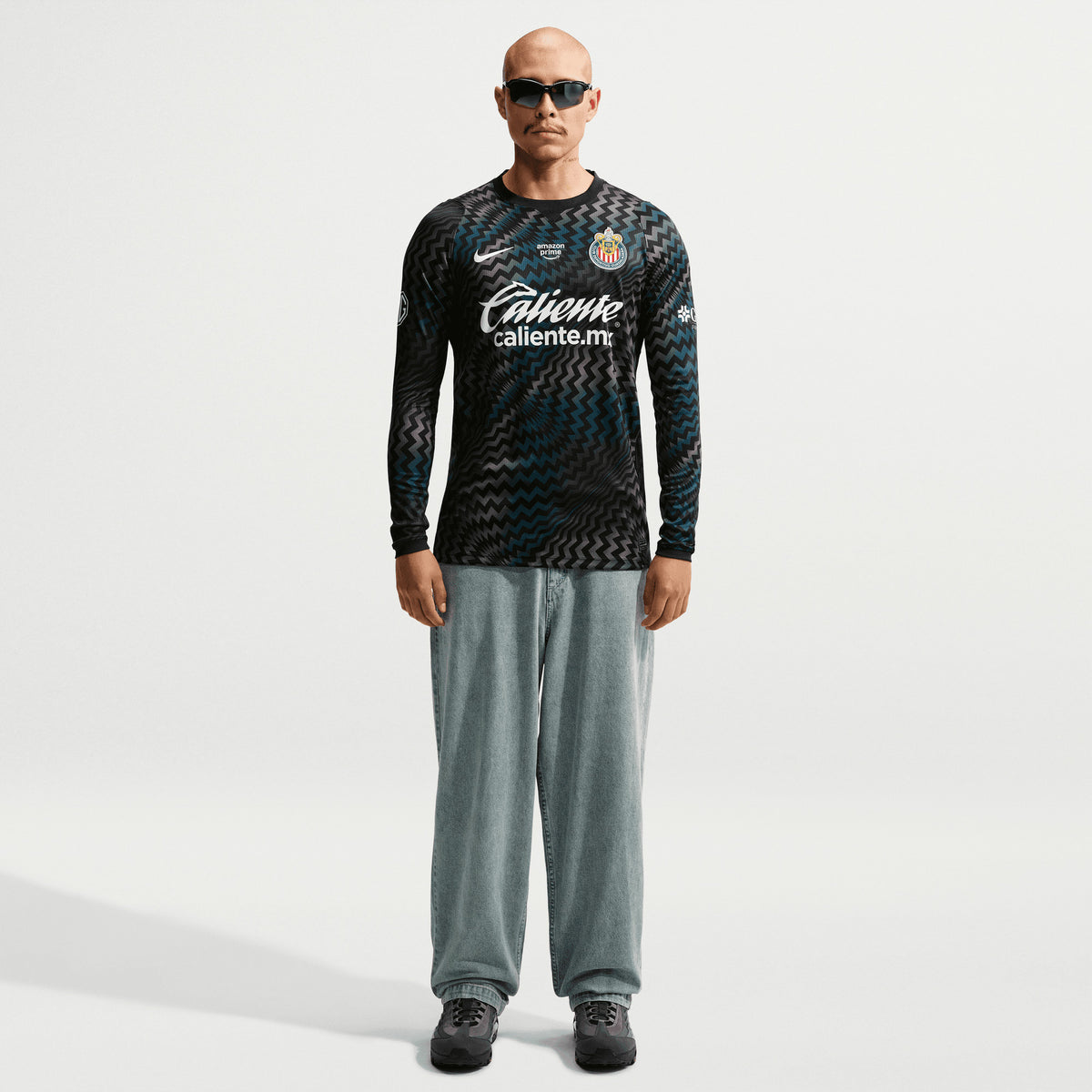 Nike Chivas 2026/27 Stadium Goalkeeper Men's Nike Dri-FIT Soccer Replica Jersey - Black/White